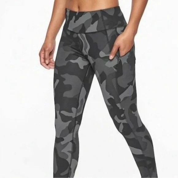 Athleta Black Gray Camo Contender Cropped Legging Size SP - Picture 7 of 11